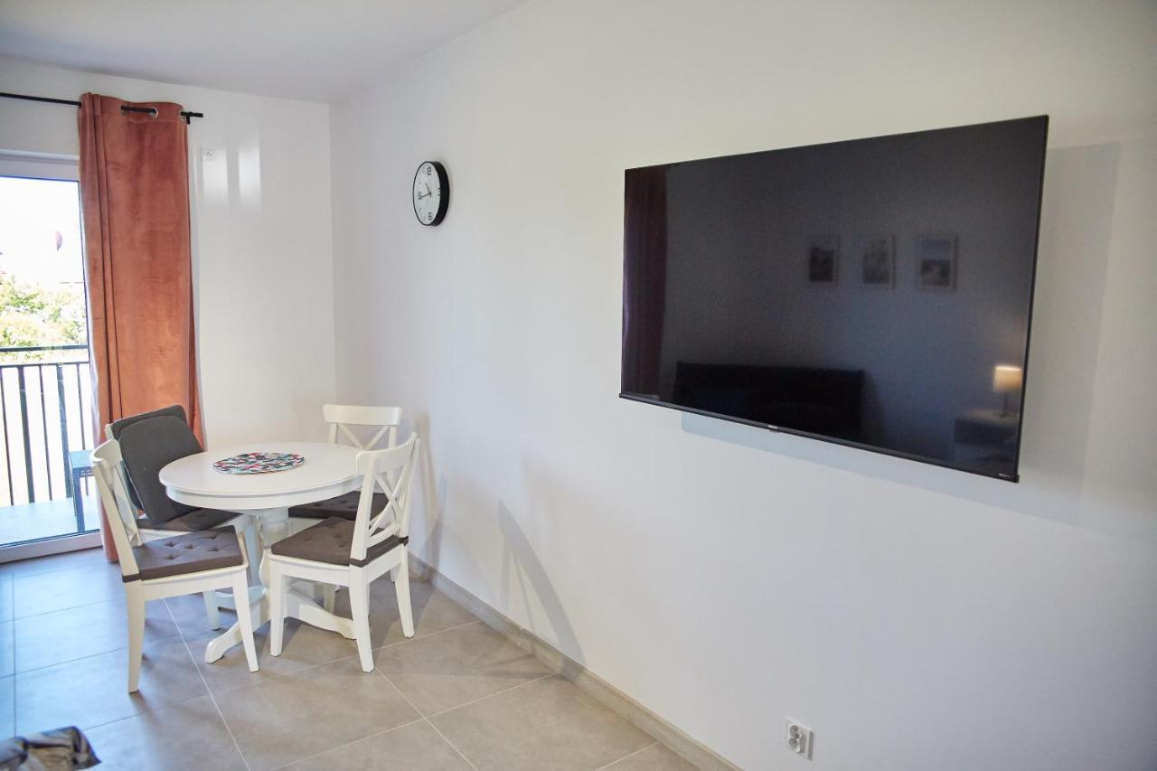 Mirror Reflection Apartment *
